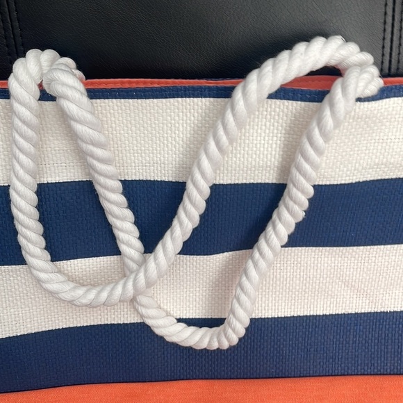 DSW tote and cosmetic’s bag - Picture 4 of 7